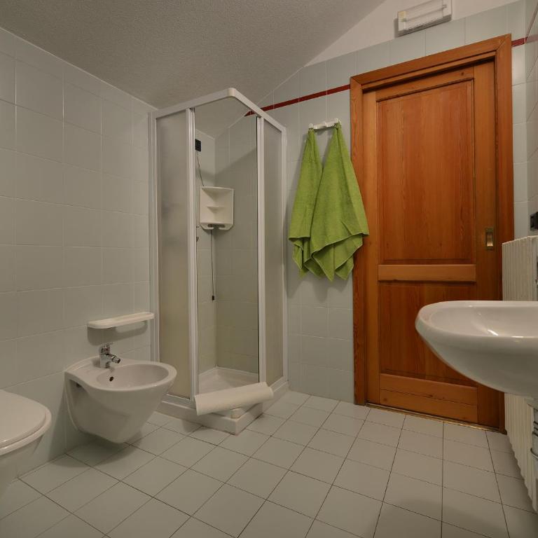 Albergo Casa Alpina San Luigi - Camera Budget Doppia con Letti Singoli - 2