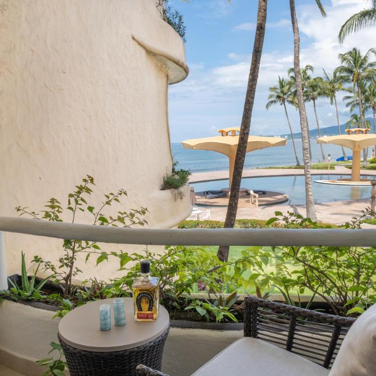 Ocean Front Condo with Pool Sleeps 6 Adults-Quinta del Mar 203 - Apartamento de 2 dormitorios - 25