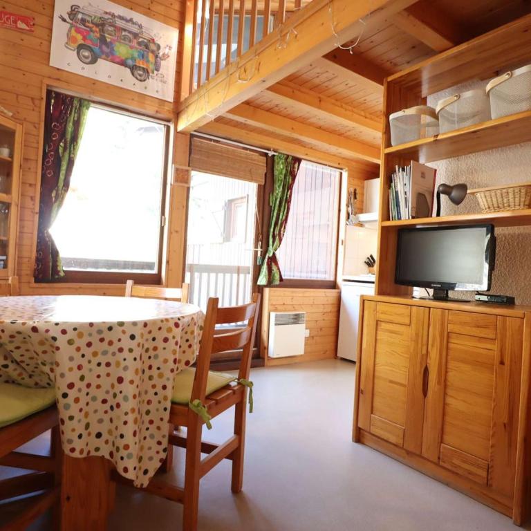 Agréable appartement T3 en mezzanine, 4 pers, proche des pistes, Wifi, terrasse, services disponibles - Apartment mit 2 Schlafzimmern - 1