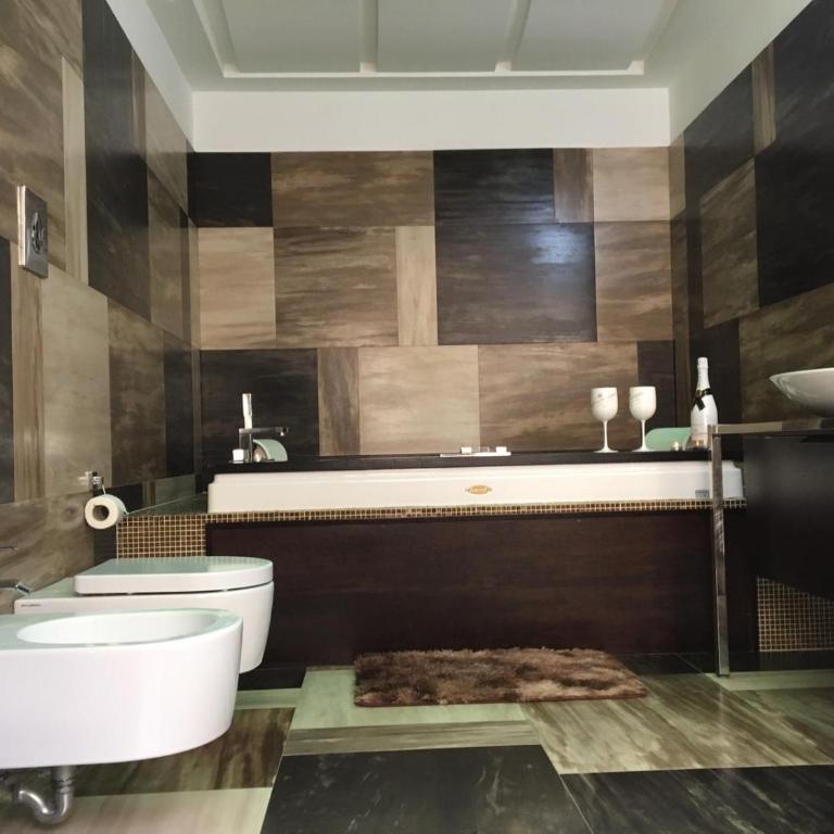 Donna Teresa - Camera Familiare con Bagno Privato - 9