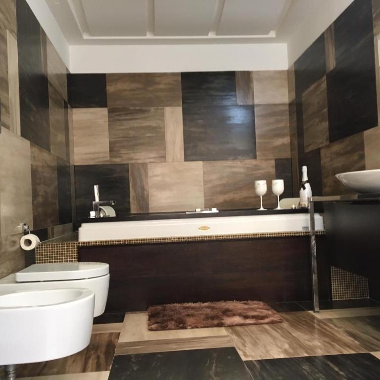 Donna Teresa - Camera Familiare con Bagno Privato - 16