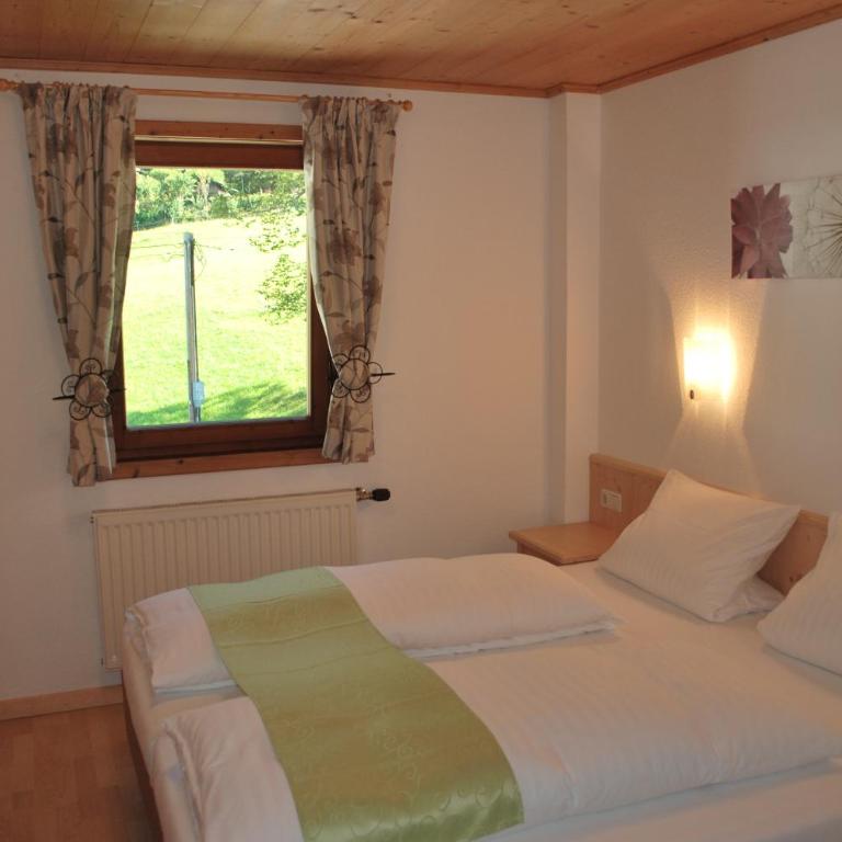 Berggasthof Bärnstatt - Dreibettzimmer - 1