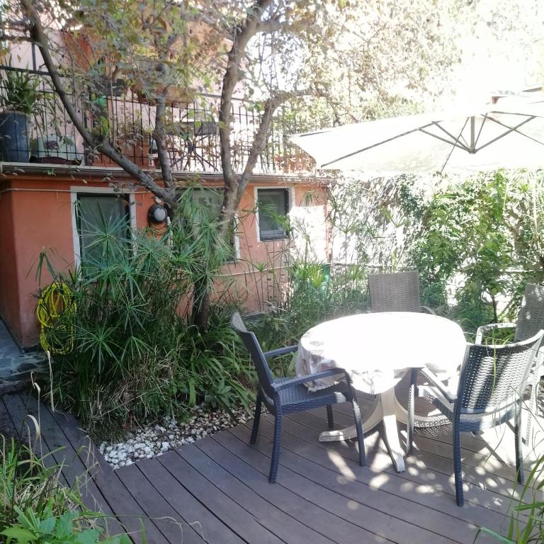 APPARTAMENTO CON GIARDINO, TERRAZZO e GARAGE A DUE PASSI DAL MARE e DALLE CINQUETERRE - Appartamento - 16