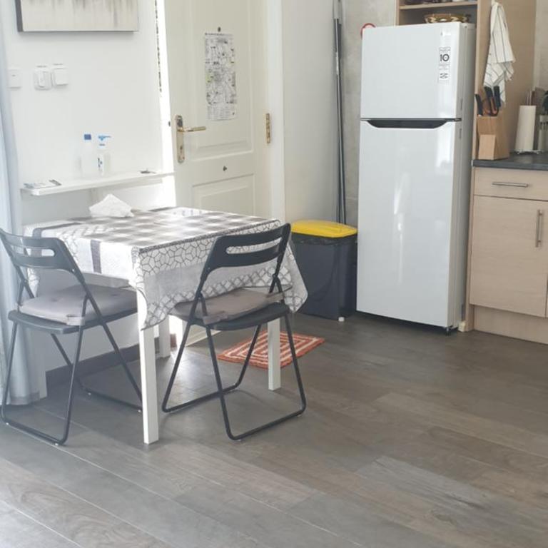 Cozy Studio Madrid - Metro Barrio del Pilar - Apartment - Ground Floor - 2