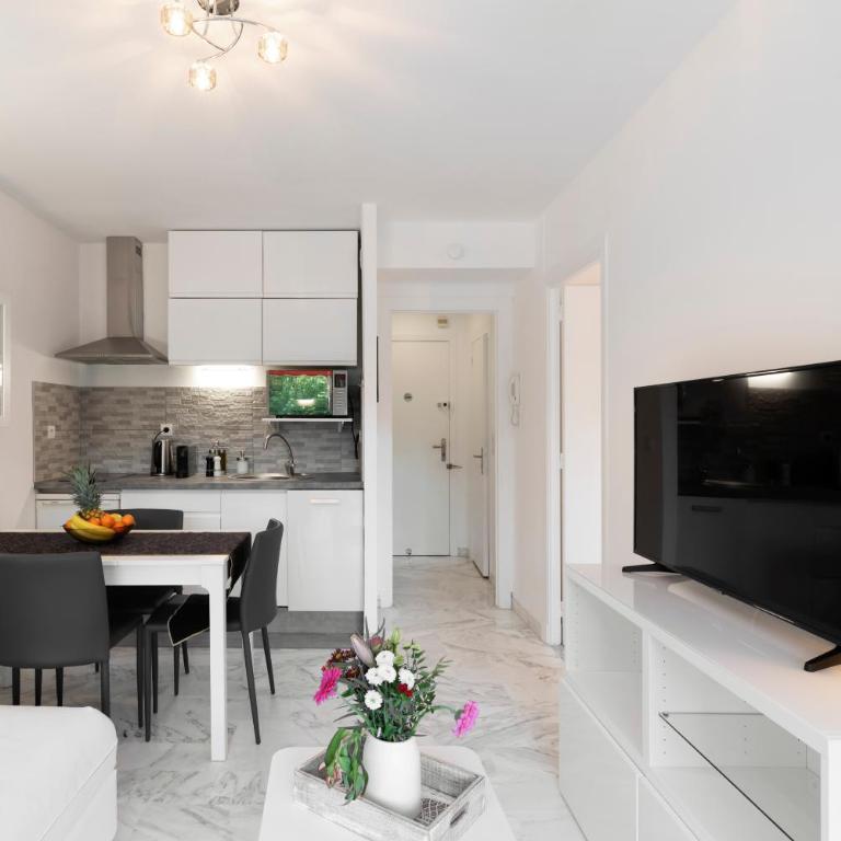 Appartement 2 pièces au calme proche Martinez avec parking privé - One-Bedroom Apartment with Balcony - 13