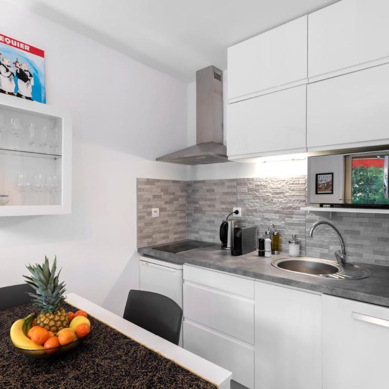 Appartement 2 pièces au calme proche Martinez avec parking privé - One-Bedroom Apartment with Balcony - 16