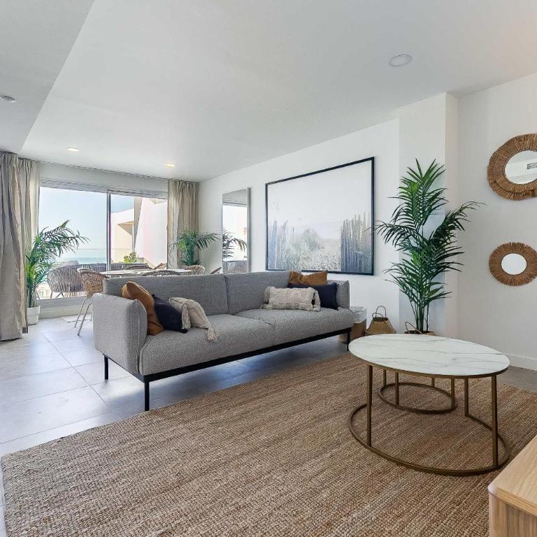 71-Beachfront, brand new luxury penthouse Benalmádena - Three-Bedroom Apartment - 8