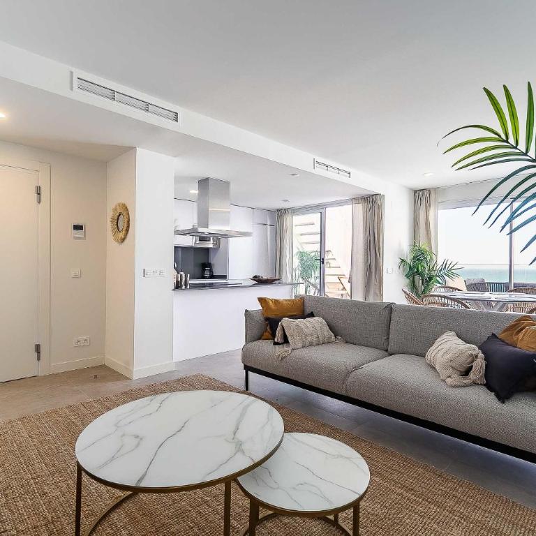 71-Beachfront, brand new luxury penthouse Benalmádena - Three-Bedroom Apartment - 12
