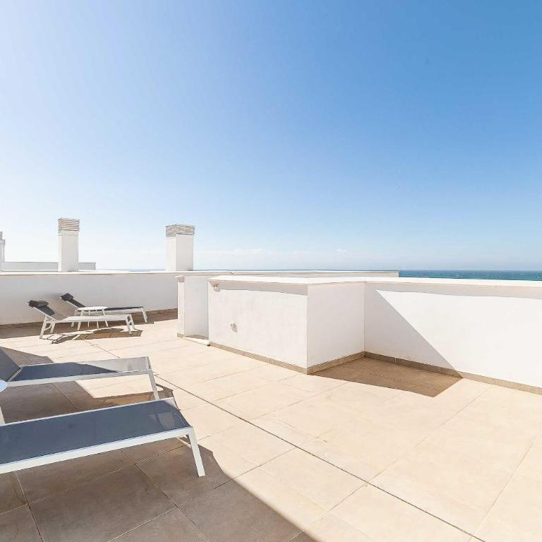 71-Beachfront, brand new luxury penthouse Benalmádena - Three-Bedroom Apartment - 27