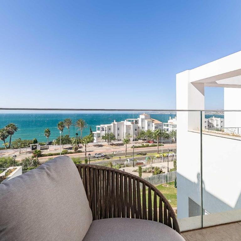 71-Beachfront, brand new luxury penthouse Benalmádena - Three-Bedroom Apartment - 4