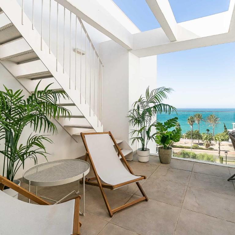 71-Beachfront, brand new luxury penthouse Benalmádena - Three-Bedroom Apartment - 3