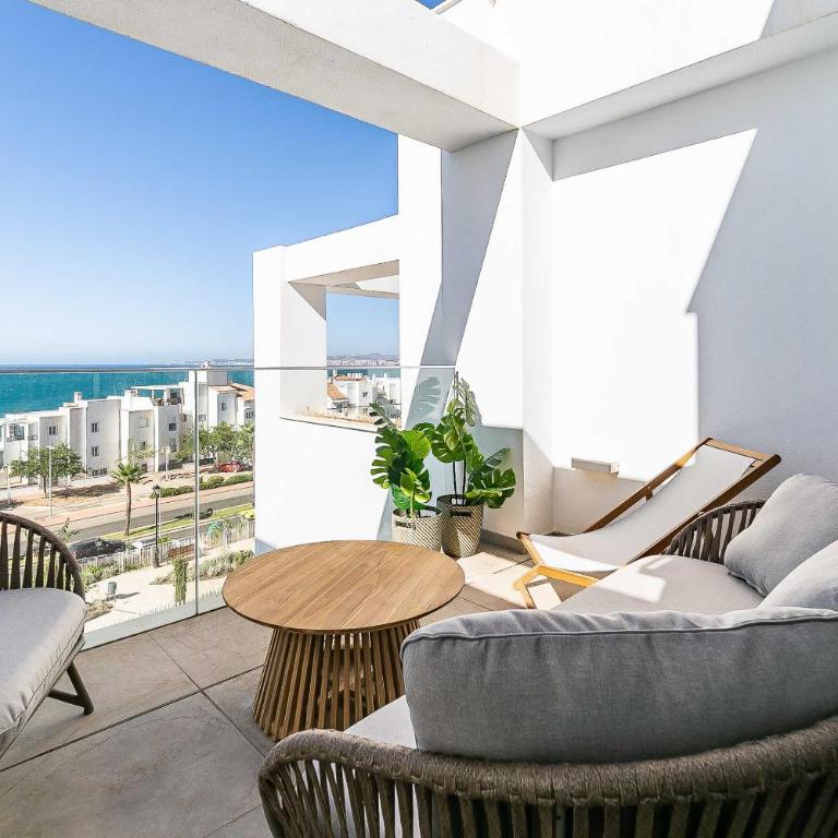 71-Beachfront, brand new luxury penthouse Benalmádena - Three-Bedroom Apartment - 29