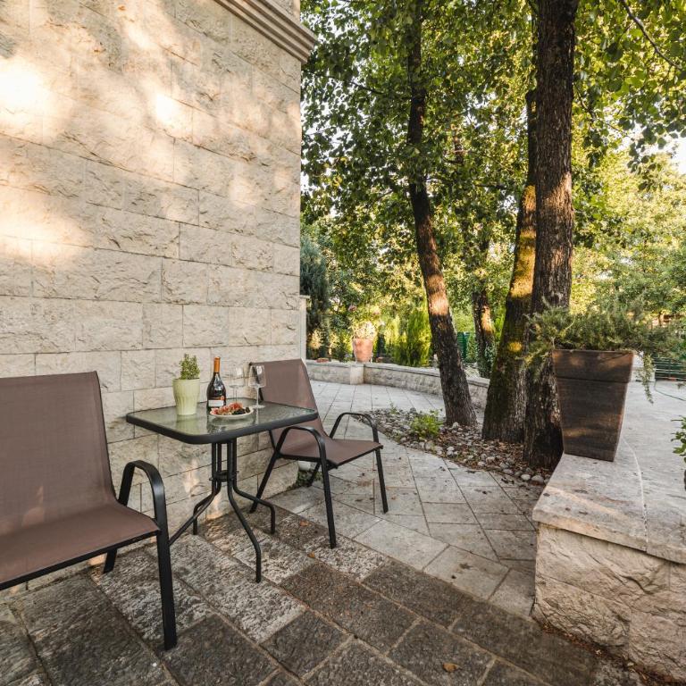 Casa Ra - Queen Room with Balcony - 3