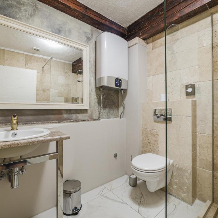 Casa Ra - Quadruple Room with Balcony - 5