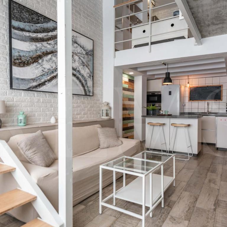 Bright duplex loft next to the city center by REMS - Loft - 8