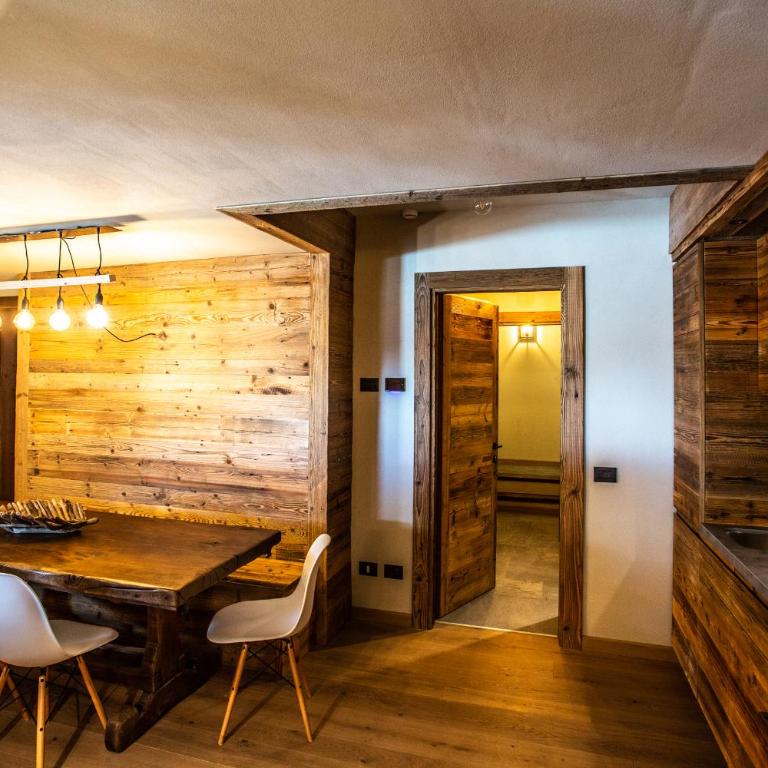 HelloChalet - Chalet Seventy One - Larger Family Ski Chalet in the center - Superior Chalet - 56