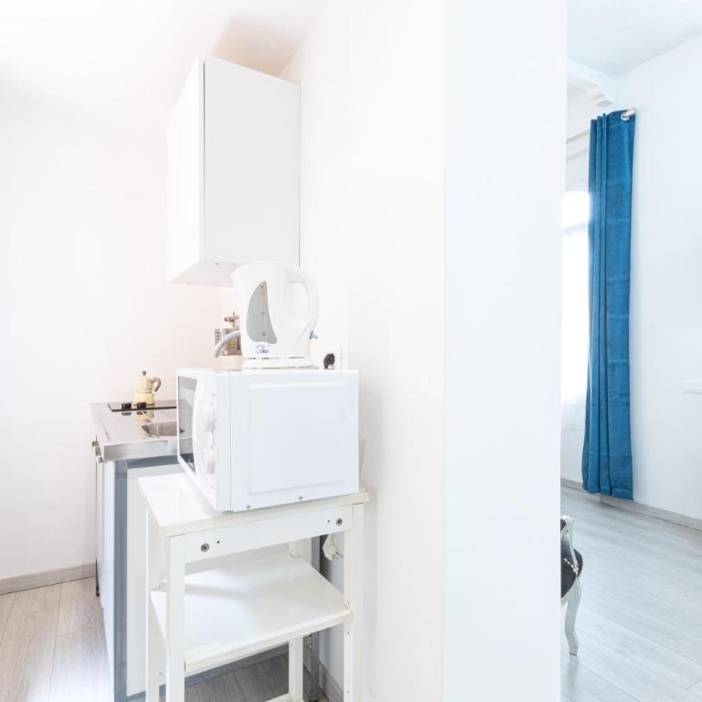 Trastevere Blue King Studio Suite - Appartamento con 1 Camera da Letto - 9