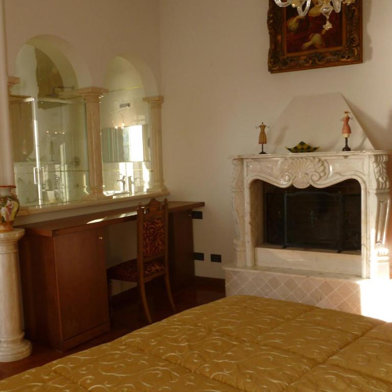 Camere Nicolina - Camera Matrimoniale Ampia con Balcone - 9