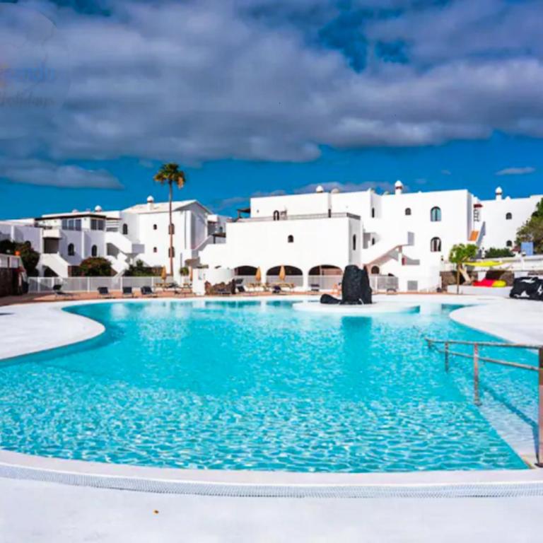 NEW Pools Wonderful Views AC - Deluxe Apartment - 20