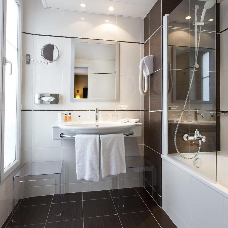Hotel Elysées Bassano - Chambre Supérieure - 1