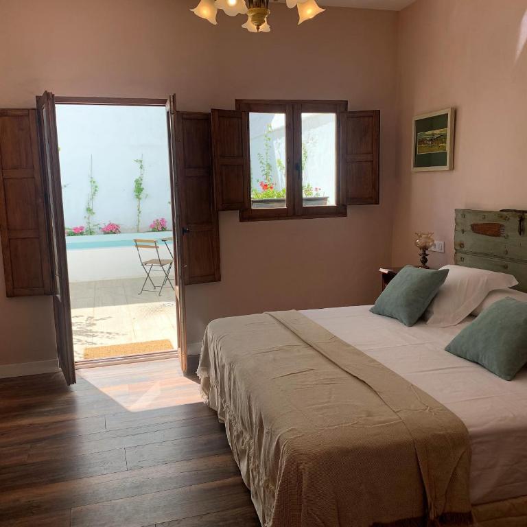 Patios del Agua - Suite con cama extragrande y vistas a la piscina - 1