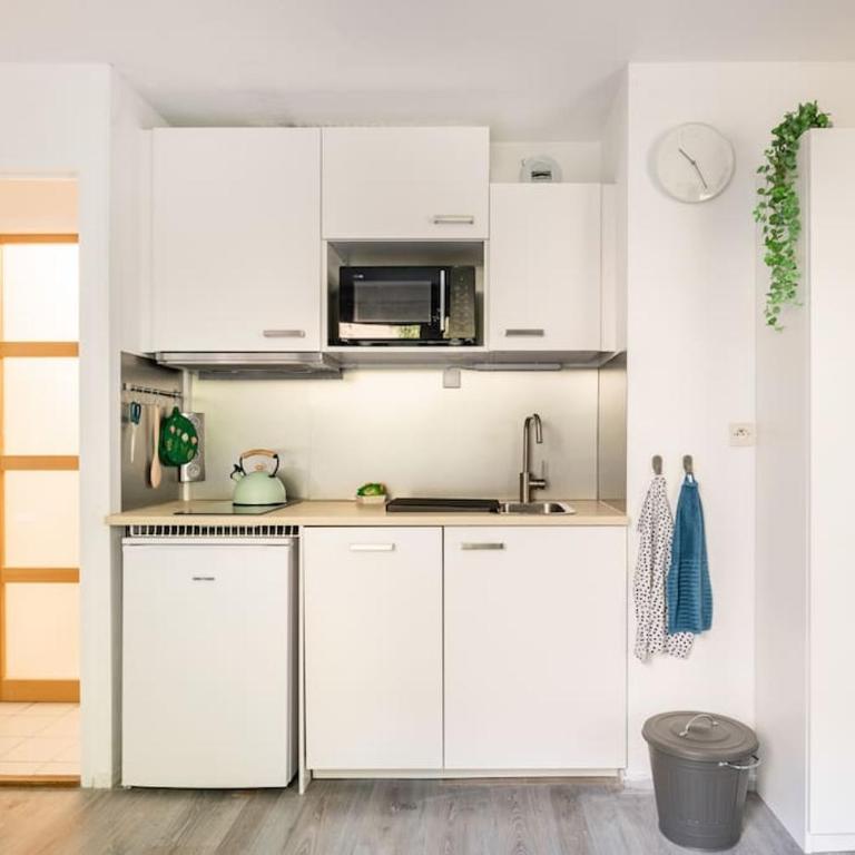 Studios avec parking, clim, balcon, proche tram - Monolocale con Vista Giardino - 11