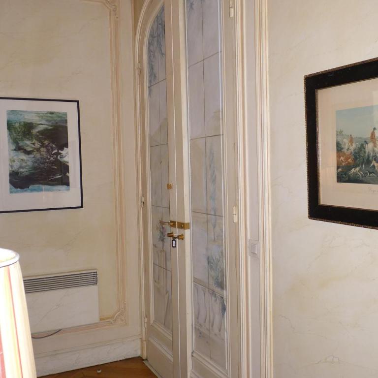 Prestigious 2 bedroom near Champs Elysées - Appartement - 32