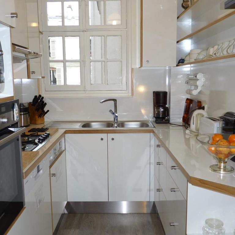 Prestigious 2 bedroom near Champs Elysées - Appartement - 28