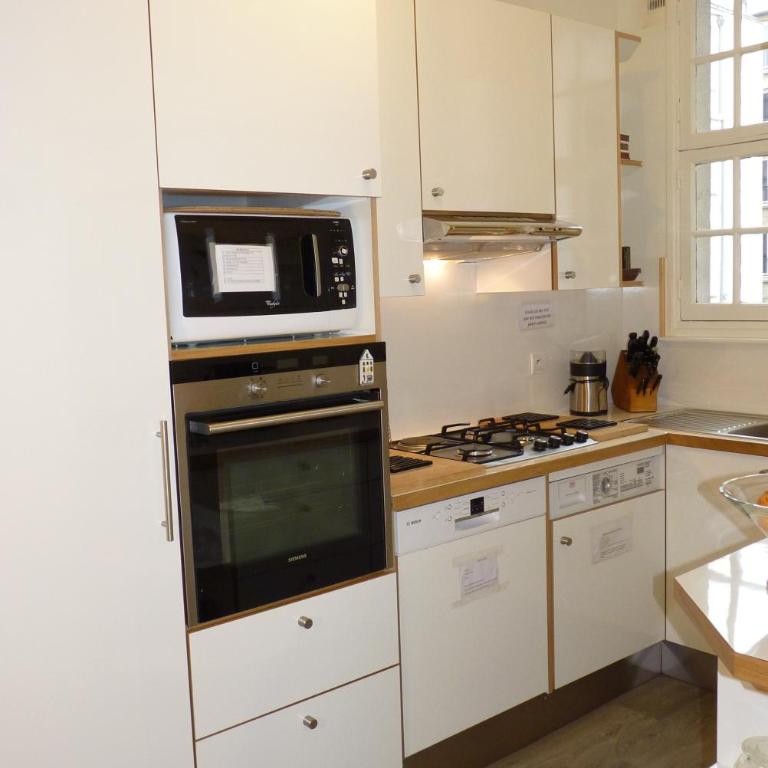 Prestigious 2 bedroom near Champs Elysées - Appartement - 4