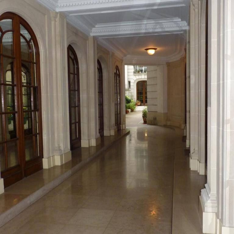 Prestigious 2 bedroom near Champs Elysées - Appartement - 36