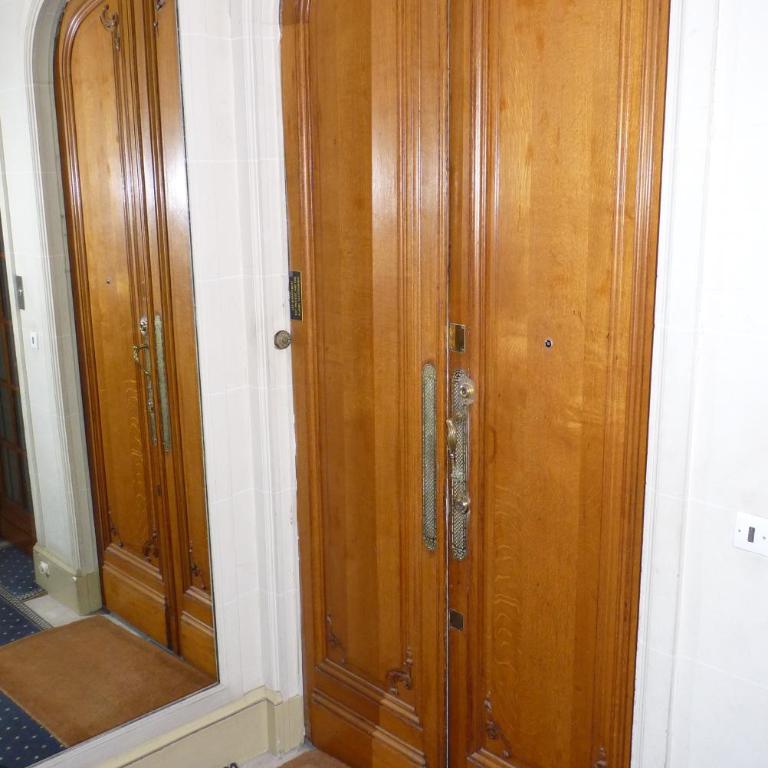 Prestigious 2 bedroom near Champs Elysées - Appartement - 33