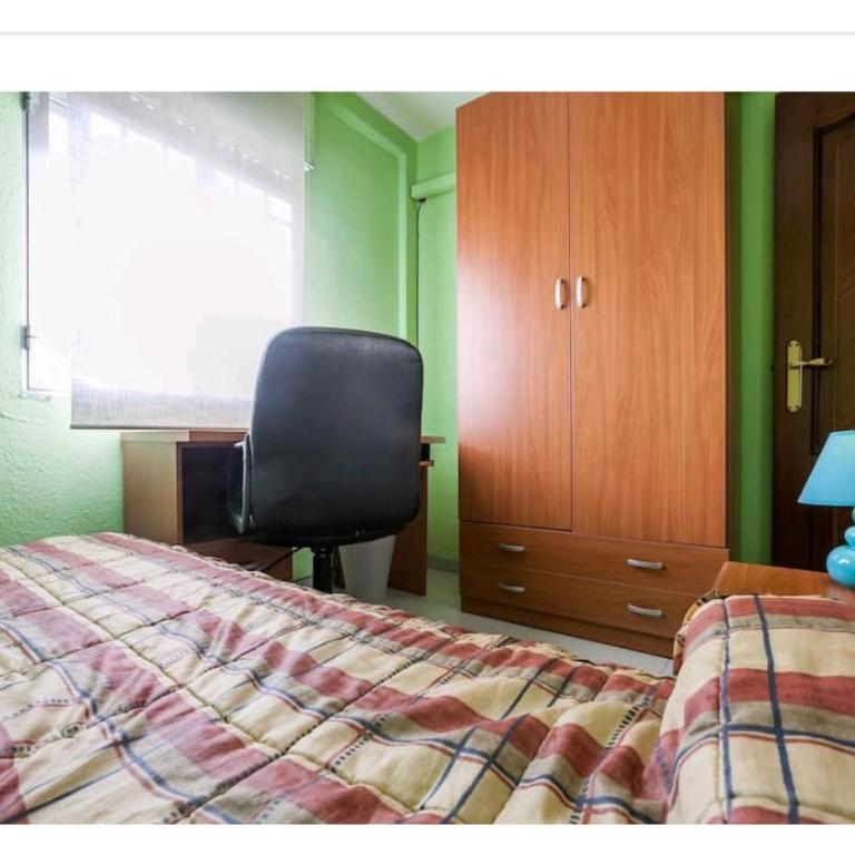 PISO CON BUENA RED WIFFI FIBRA ÓPTICA Alquiler de habitaciones - Habitación Individual Económica - 3