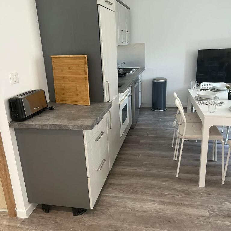 App 1 Mulhouse centre , 6 personnes - Appartement 2 Chambres - 33