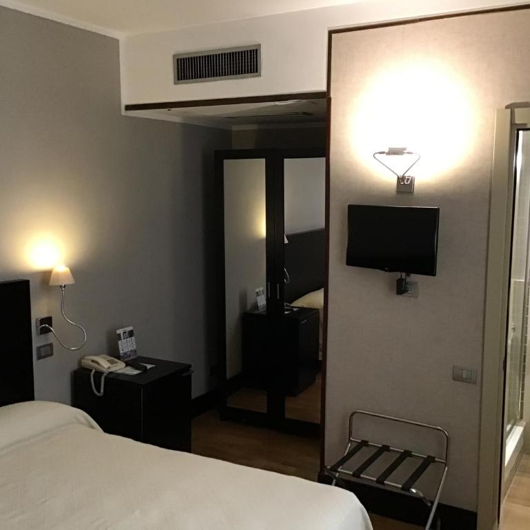 MH Design Hotel - Camera Matrimoniale Standard - 10