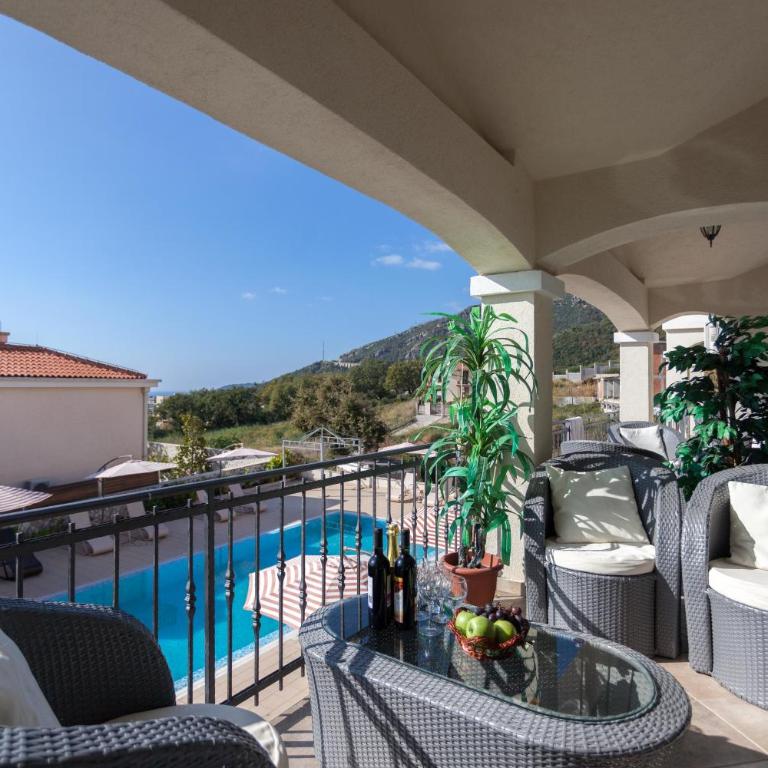 Spa Resort Bečići - Apartman na Više Nivoa - 1