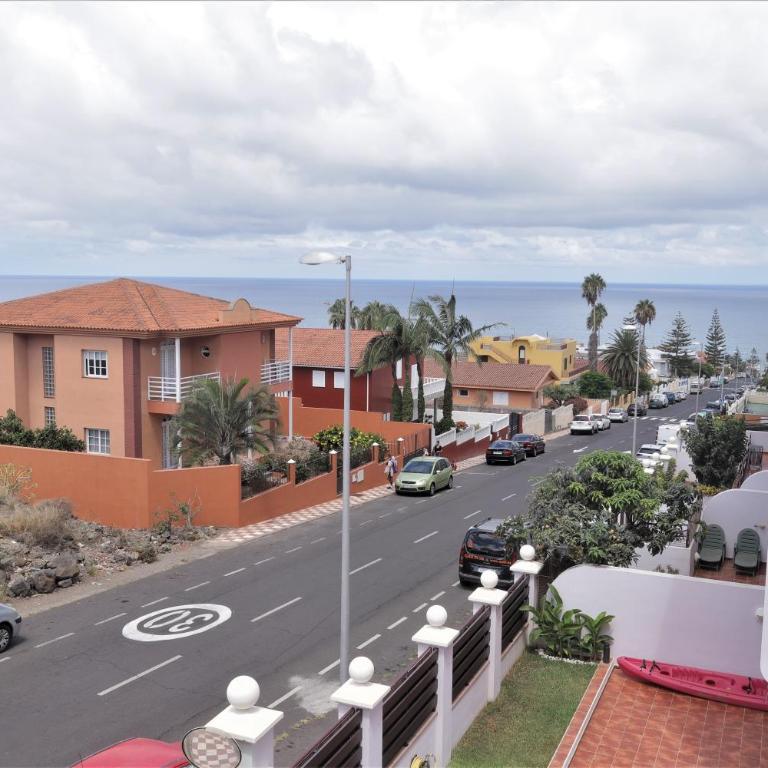 Apartment in Bajamar near coast - Three-Bedroom Apartment - 41