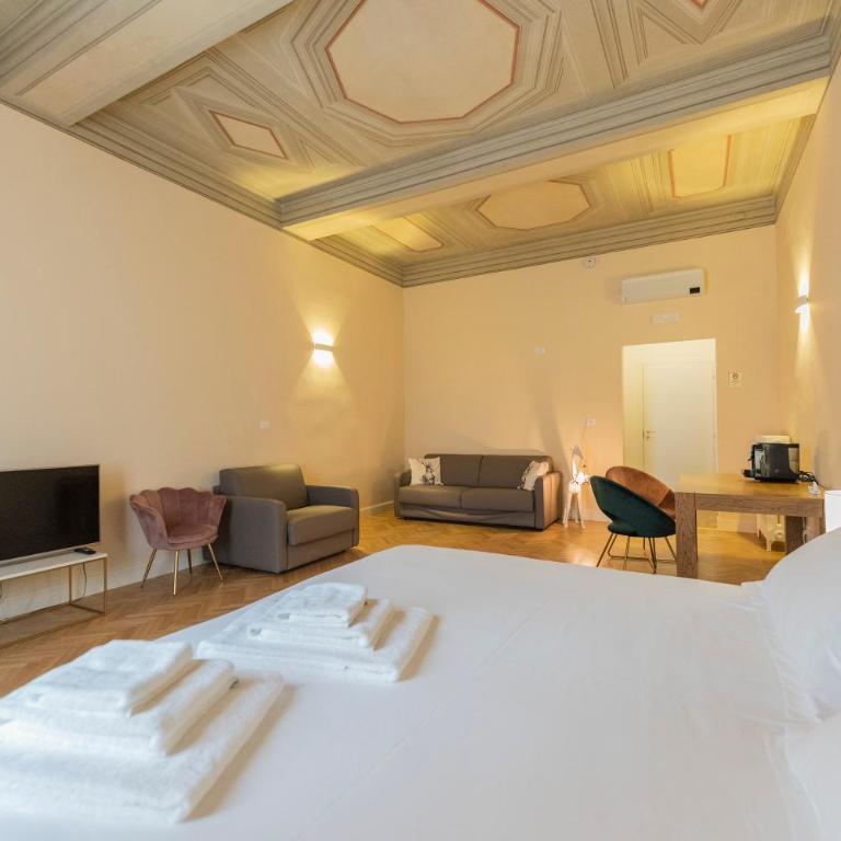 Aldrovandi Luxury Suites and Apartment - Suite - 4