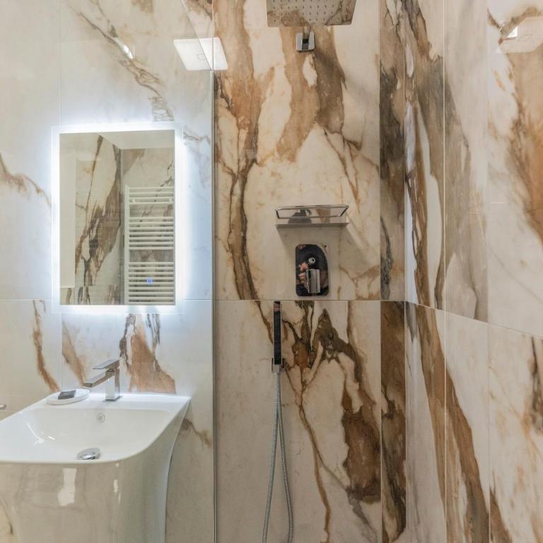 Aldrovandi Luxury Suites and Apartment - Suite - 11