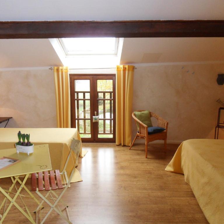 L'Estapade des Tourelons - Chambre Triple avec Salle de Bains Privative - 5