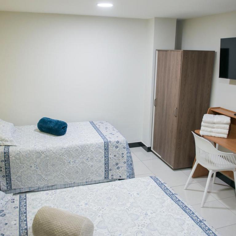 Casa Tangara Café y Hospedaje - Quadruple Room with Private Bathroom - 3