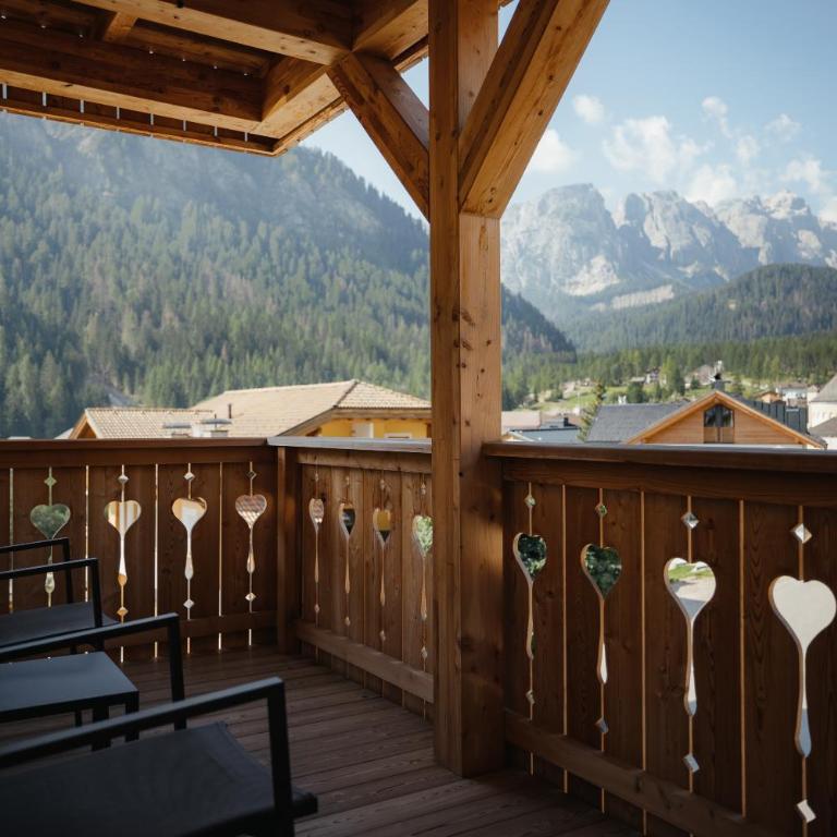 Berghotel Sanví - Camera Superior Matrimoniale/Doppia con Letti Singoli con Balcone - 14