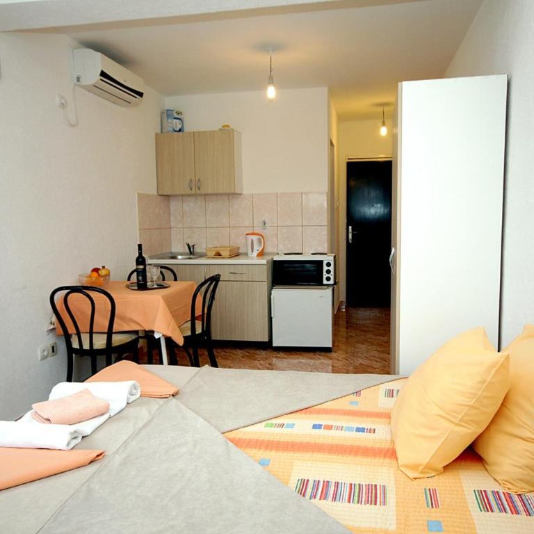 Apartmani Neda Bane - Studio with Balcony and Sea View - 22