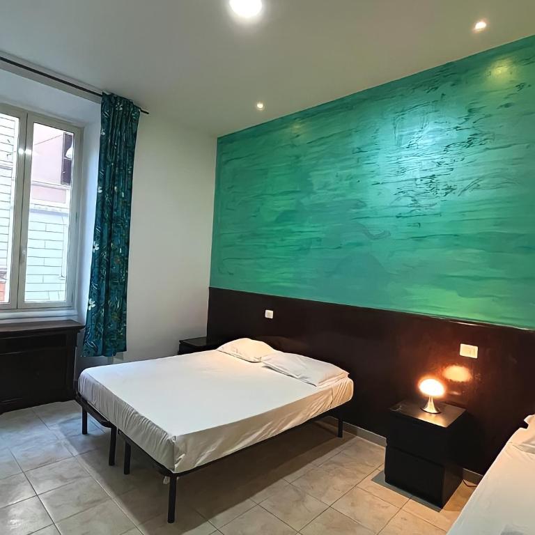 Rome Termini Rooms 4 - Camera Tripla con Bagno Privato - 1
