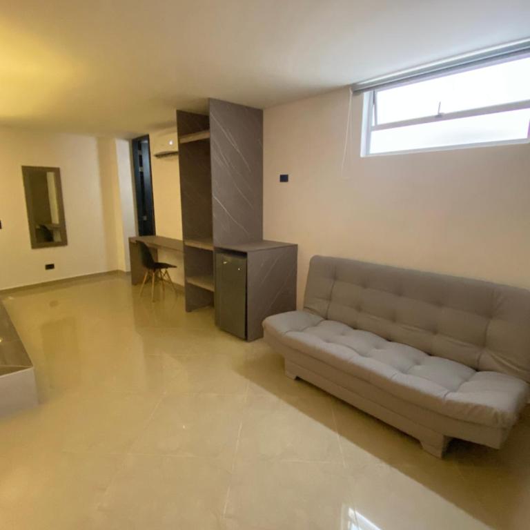 HOTEL CALIFORNIA CITY - Habitación Deluxe con cama extragrande - 4