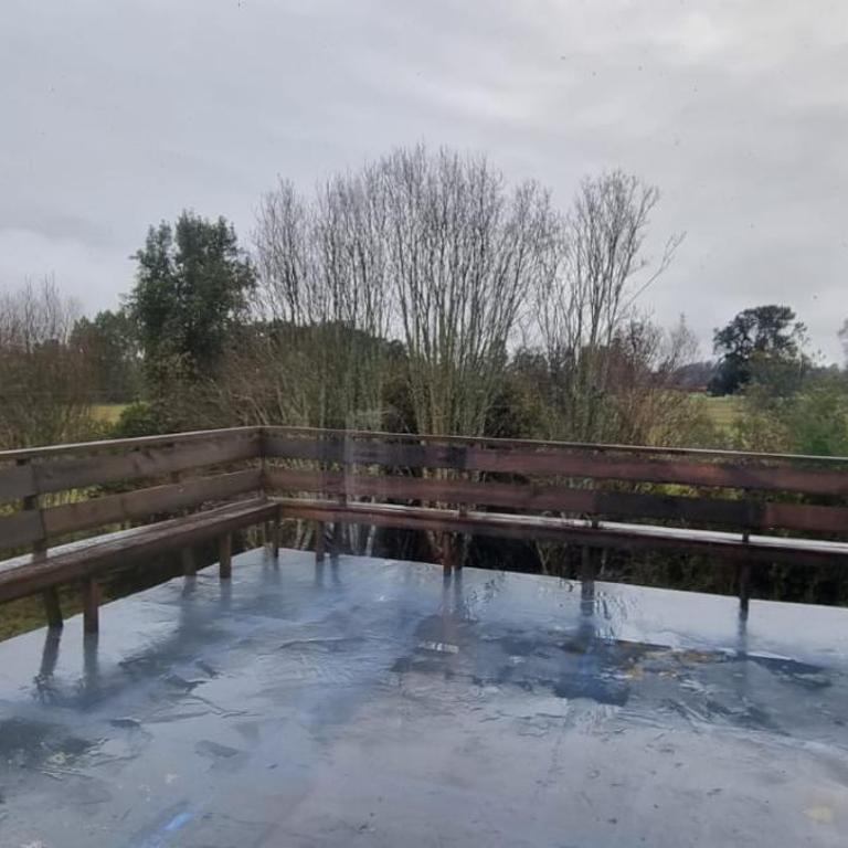 PARCELA DE AGRADO CON PISCINA LAGO RANCO todas las instalaciones con uso exclusivo capacidad 20 personas - Casa de 6 dormitorios - 30
