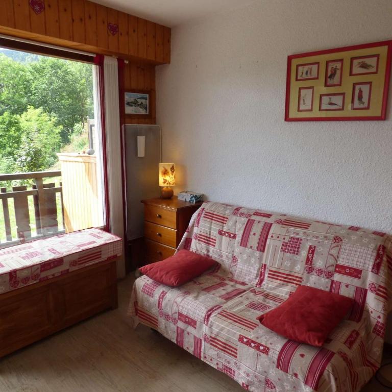 Joli studio, 4 pers, calme, proche commerces et remontées mécaniques, balcon, rénové - FR-1-458-171 - Studio - 1