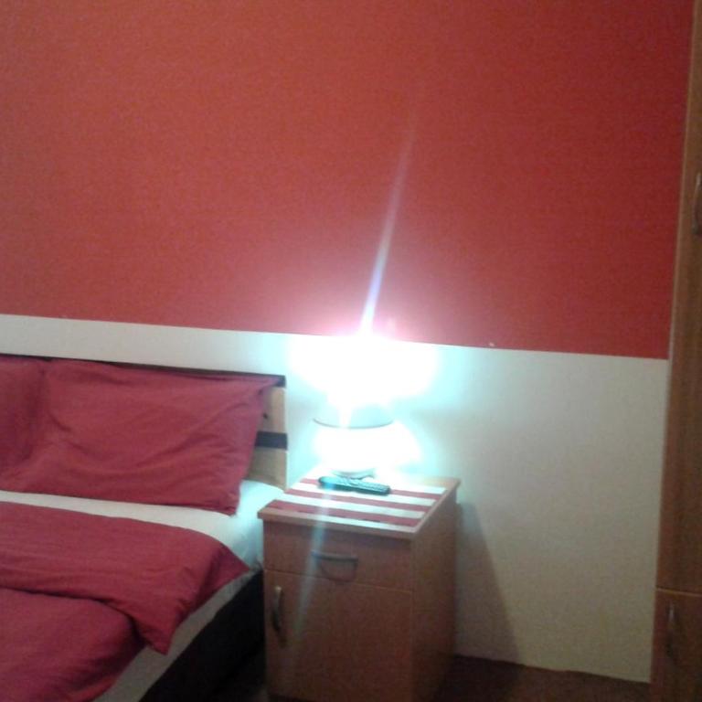 Rooms Lisičić - Dvokrevetna Soba sa Bračnim Krevetom - 1