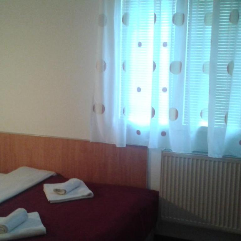 Rooms Lisičić - Dvokrevetna Soba sa Bračnim Krevetom - 3