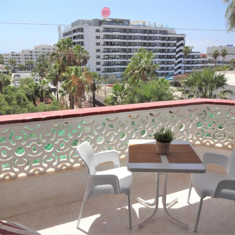 apartment with a large south-facing balcony, sea view and WIFI in Las Americas center - Apartamento de 1 dormitorio - 9