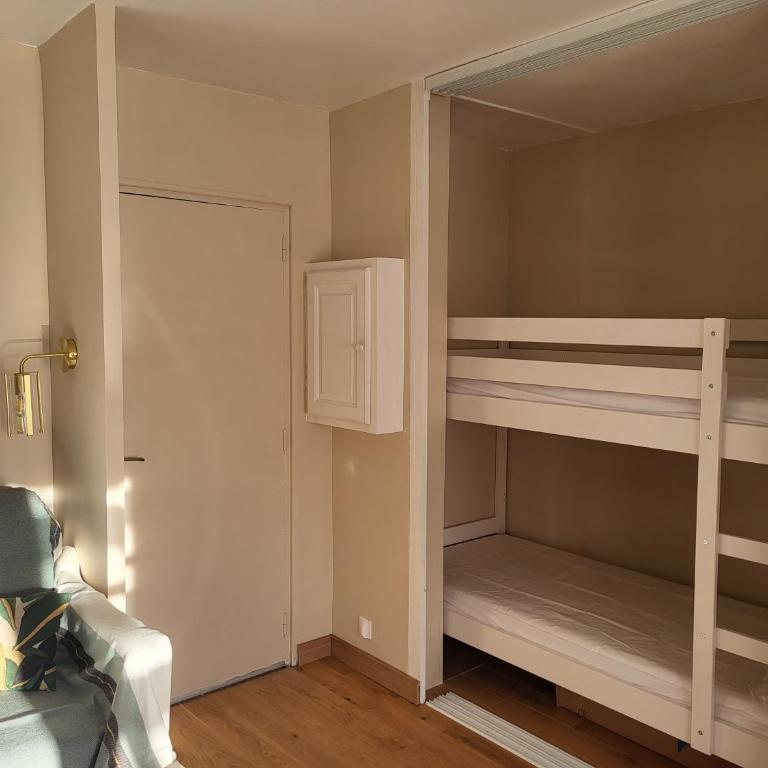 Superbe T2 en centre ville au calme à deux pas du marché - Appartement 2 Chambres - 18